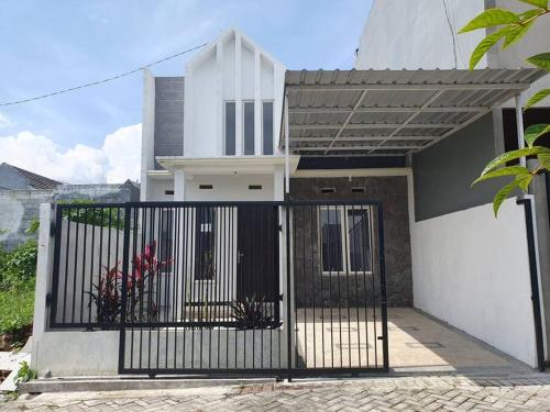 MP Homestay Wijaya Kusuma C13