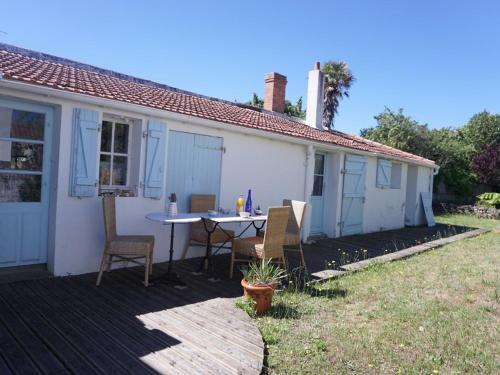 Maison rénovée avec jardin, proche plage, 4 couchages, Barbâtre - FR-1-224B-744 gîte à louer Barbâtre