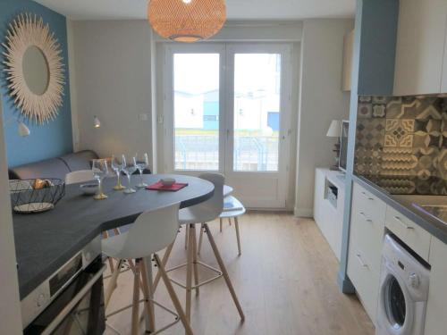 Appartement Saint-Gilles-Croix-de-Vie, 2 pièces, 4 personnes - FR-1-224-782 - Location saisonnière - Saint-Gilles-Croix-de-Vie