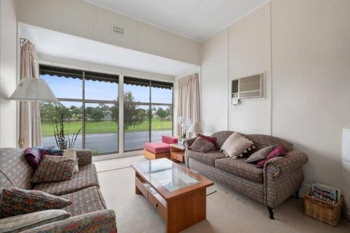 Beach view Rippleside Cottage