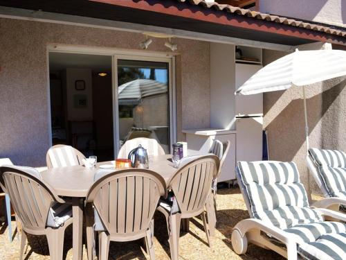 Appartement Le Lavandou, 2 pièces, 4 personnes - FR-1-251-292
