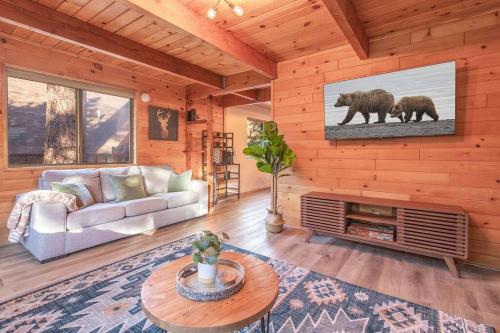 NEW Cozy 2-Bed 2-Bath Sugarloaf Cabin in Sugarloaf, USA