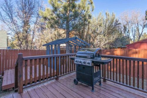 NEW Cozy 2-Bed 2-Bath Sugarloaf Cabin in Sugarloaf, USA