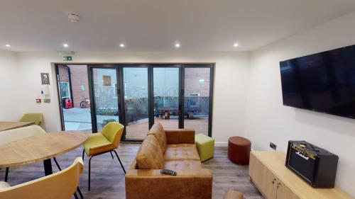 iQ Great Newton House in Liverpool 7 min walk to Lime Street Station, Liverpool (photo 10)