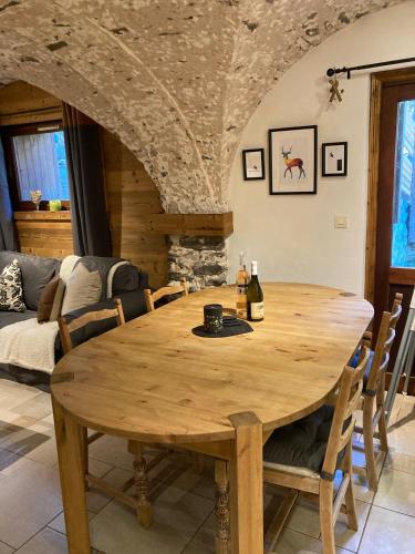 Two Bedroom Apartment La Voute, Chandon near Meribel - Sleeps 4 Adults or 2 Adults and 3 Children