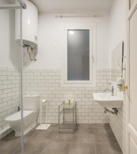 Apartment 4 Bedrooms image 8