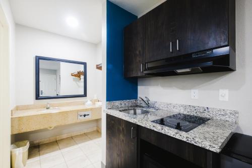 Scottish Inn & Suites in Wharton, USA