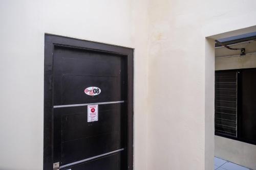 RedDoorz near Danurejan Malioboro