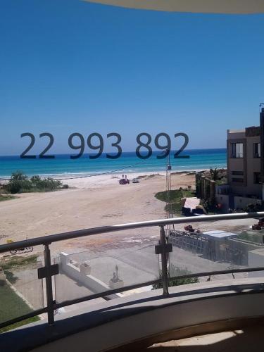 villa s+5 pied dans l'eau Plage Ezzahra 22993892