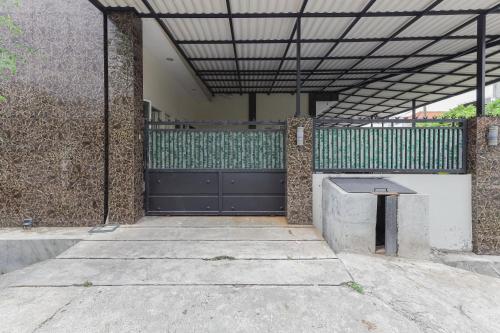 RedDoorz at Ngaggel Jaya Surabaya – Surabaja, IL