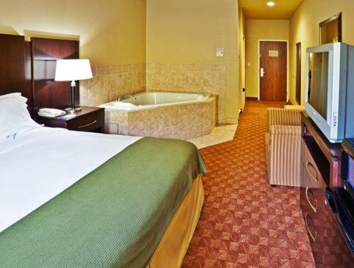 Holiday Inn Express Hotel & Suites Muskogee, an IHG Hotel