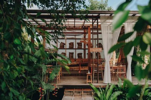 Restaurant, Baan Na Kang Tong near Tham Pha Tup Forest Park