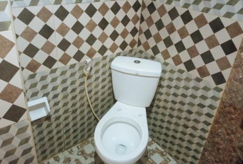 Bathroom, IDMAT INN in Toril