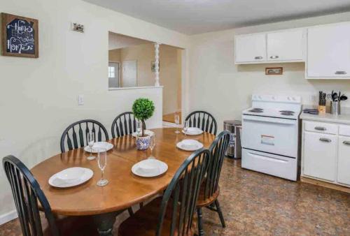 Amazing Ranch Mins away from Airprt/RIT/DWTN/UofR in Rochester, USA