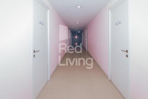 RedLiving Apartemen Green Pramuka - Family Group Tower Orchid