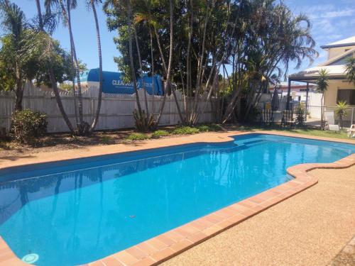 Bargara Beach Motor Inn budget accommodation pet friendly on application - Bundaberg Bargara Beach Motor Inn budget accommodation pet friendly on application - Bundaberg