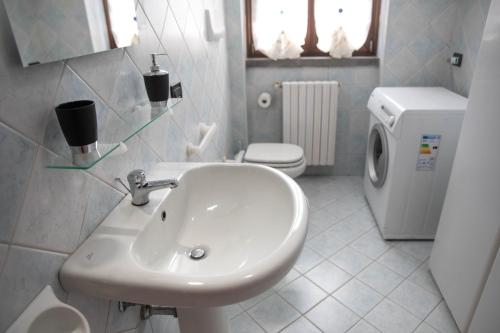 Bathroom, [Palazzolo S/O] bilocale con box in Palazzolo sull' Oglio