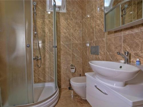 Ванна кімната, Airport Güllük Otel (Airport Gulluk Otel) in Güllük