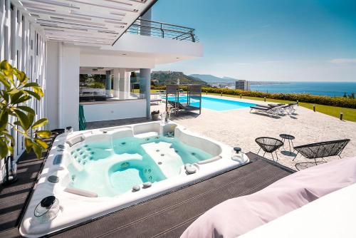 Monte Smith Luxury Villa