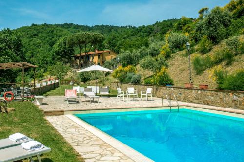  Beautiful farmhouse with pool, Jacuzzi & garden in 53013 Starda