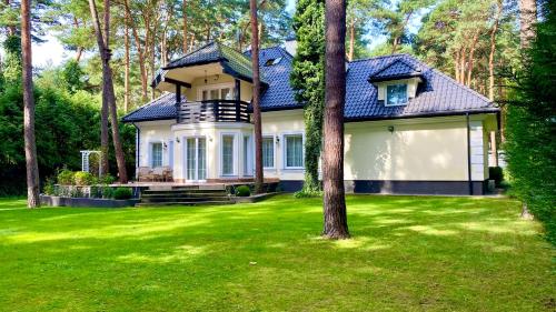 4 Bedroom Peaceful Relaxation with outdoor wood-fired sauna and spa - Accommodation - Magdalenka