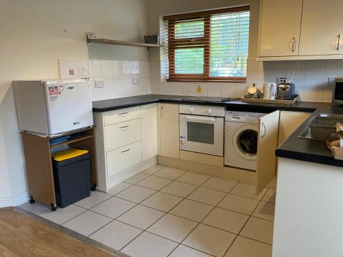 CV225AA 1 Bedroom-Near Rugby School-Ground Floor-WiFi-Self Check In in โอเวอร์สเลด