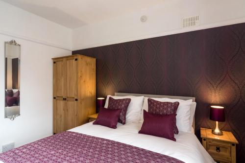 Double Room image 6