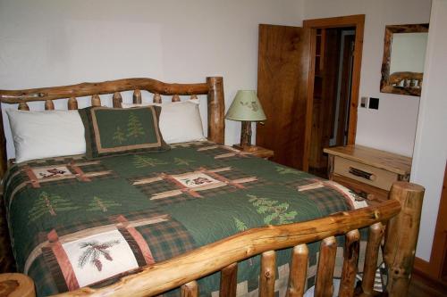 Mountain Pine Cabin by Rocky Mountain Resorts- #20NCD0296 - image 10