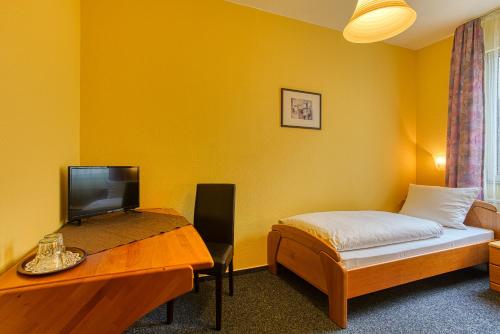 FF&E Hotel Carlton - image 2