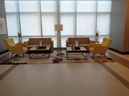 One Uptown Opposite of grandhyatt hotel manila Taguig city, Manila
