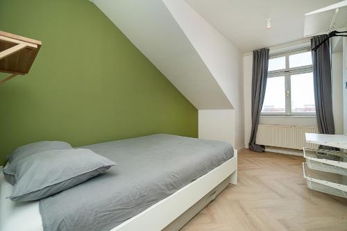 Big 4-bedroom flat, terrace with great Vítkov view, Praha (fotografie 9)