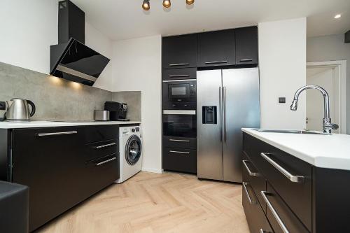 Big 4-bedroom flat, terrace with great Vítkov view, Praha (fotografie 5)