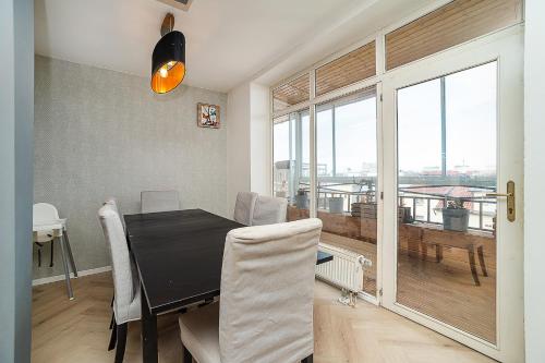 Big 4-bedroom flat, terrace with great Vítkov view, Praha (fotografie 6)