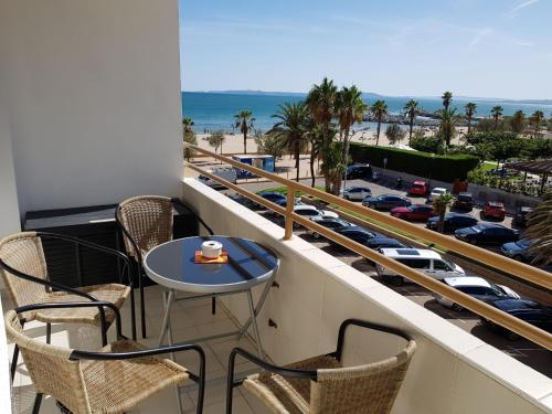 Rosas Holiday Center