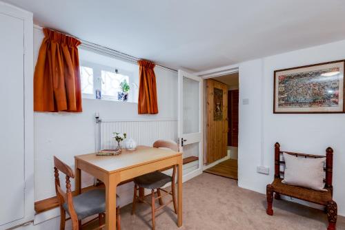 The Summertown STUDIO 1BR & kitchenette