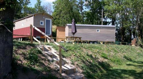 สภาพแวดล้อมโดยรอบ, Logement insolite au cœur de l'Auvergne in โรชฟอร์-มงตาญ