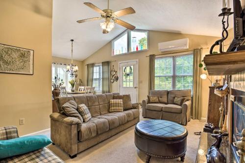 Bring a Pet Cozy Burnsville Cottage with Fire Pit! in Burnsville, USA