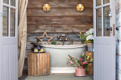 . The Old Parlour at Cheshire Boutique Barns