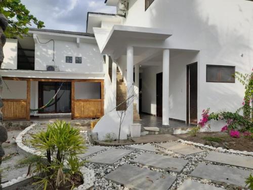 Exterior view, Hibiscus Garden in Santa Catalina