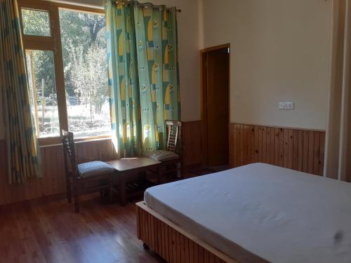 Gazing Moon Homestay in Bhuntar