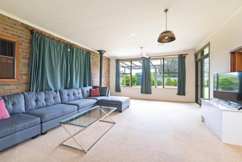 NMV001 Affordable spacious, 150m to pub