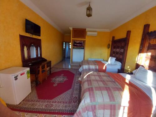 2 twin beds