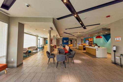 Avid Hotels - Denver Airport Area, an IHG Hotel