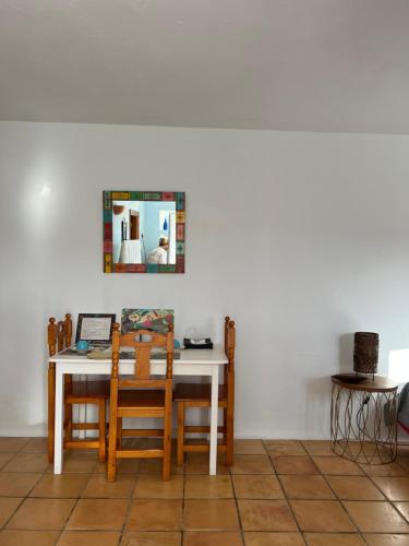 Fasiliti, Centro Ave Fénix (Centro Ave Fenix) in Femes