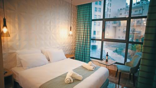 2 twin beds