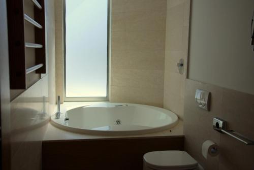 Sea Art Hotel - Vado Ligure