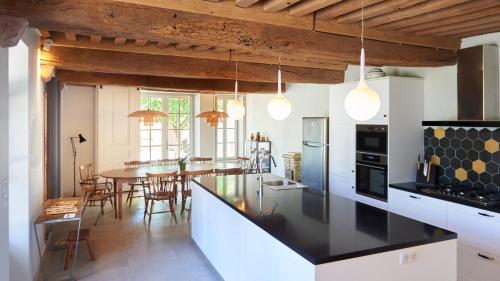 Maison Laroze in Жеврі-Шамбертон
