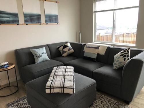 Immaculate suite with amazing mountain views! - Apartment - Cumberland