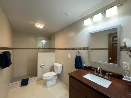 Bathroom, OASIS Penthouse with private garden & shared pool in Indigo Bay