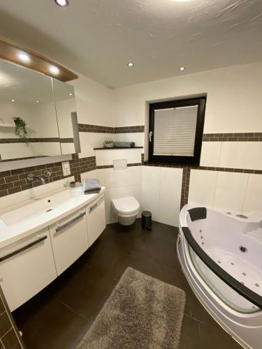 Bathroom, Hochheide Lodge in Hildfeld
